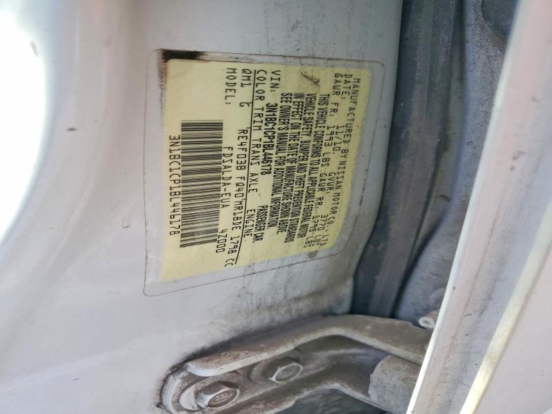 2011 Nissan Versa 1.8 s