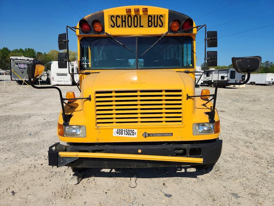 2001 International 3800 School bus