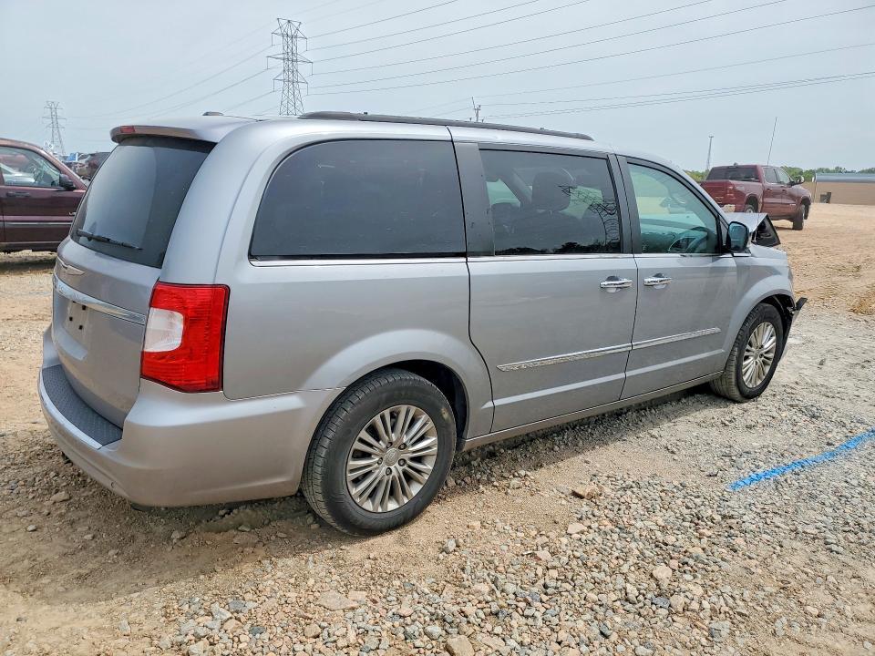 2015 Chrysler Town & Country Touring l