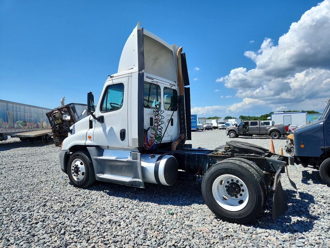 2016 Freightliner Cascadia 125 Semi Truck