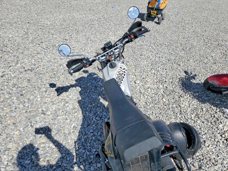 2025 Yamaha TW200