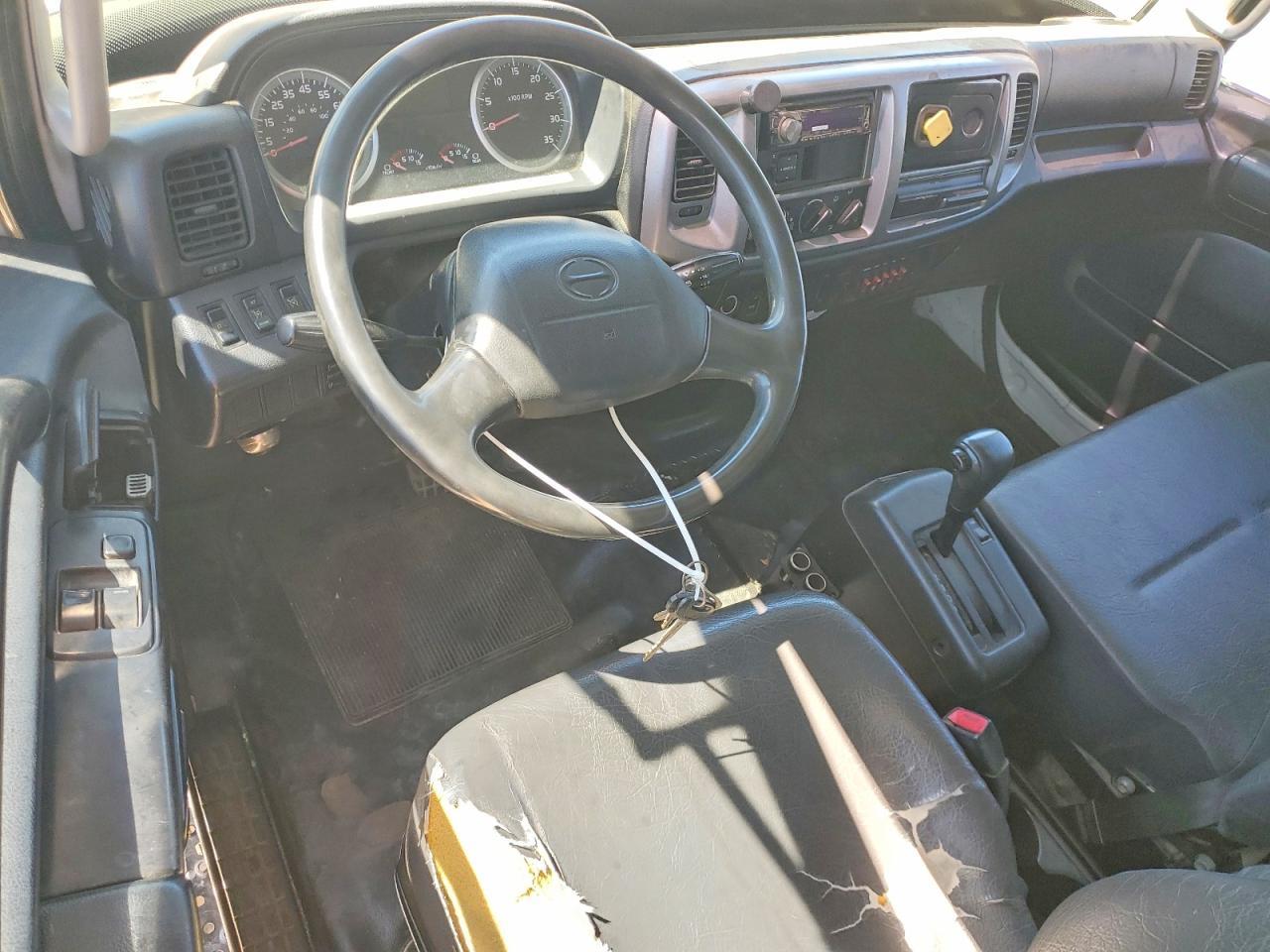 2011 Hino 258 268