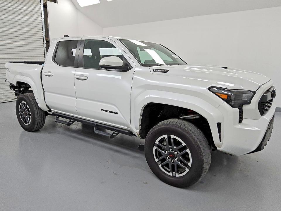 2025 Toyota Tacoma TRD Sport HV