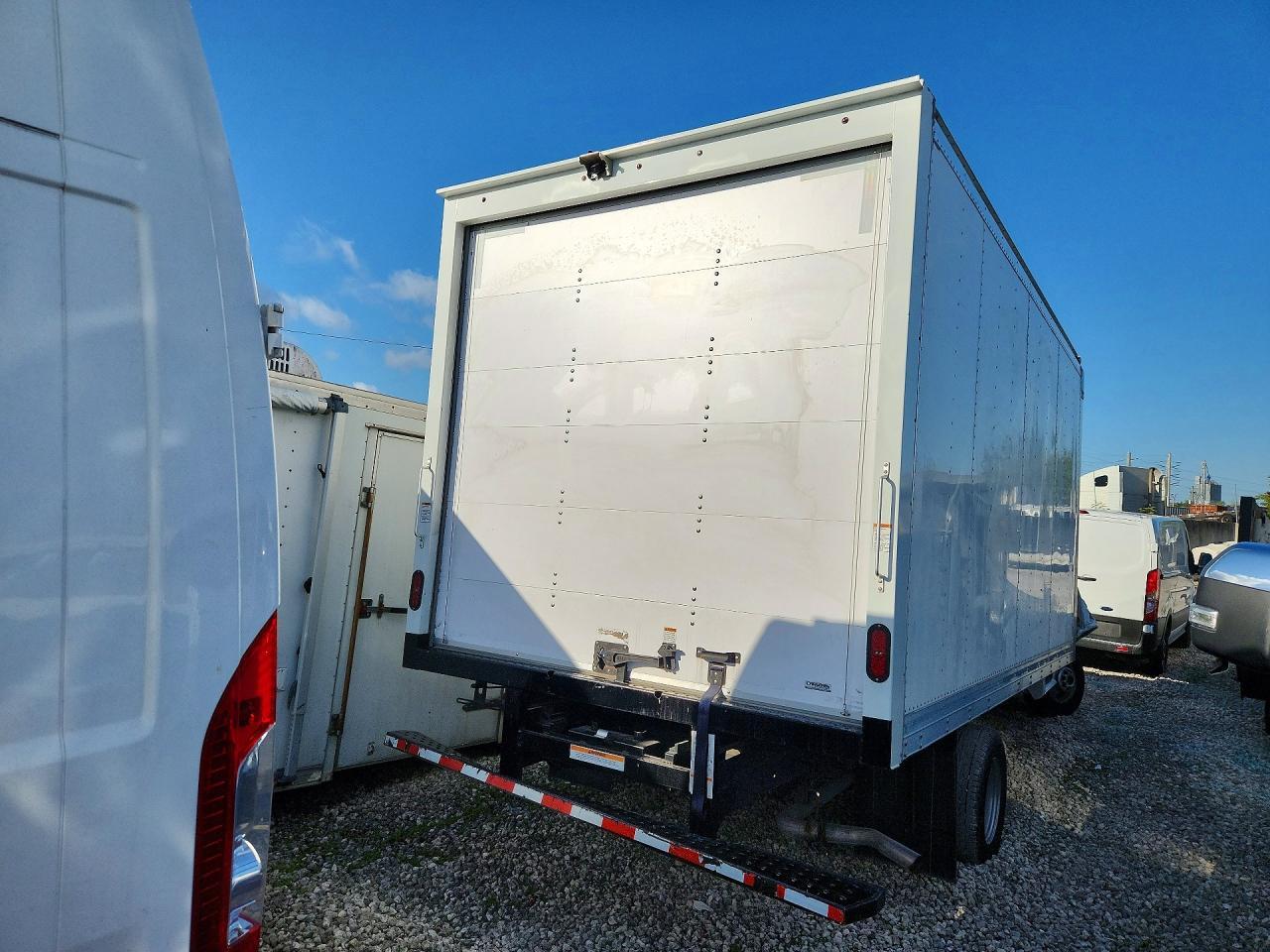 2025 GMC Savana BOX Truck