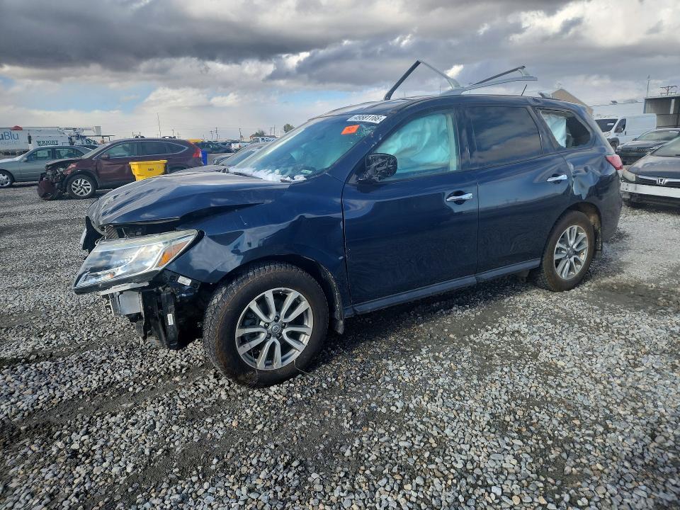 2016 Nissan Pathfinder sv
