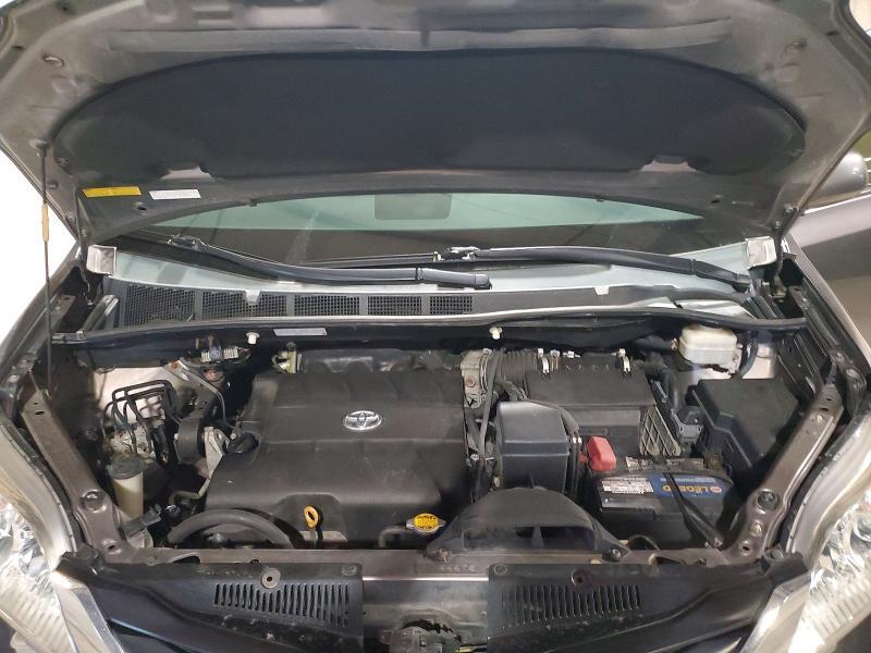 2011 Toyota Sienna le