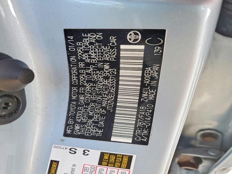 2014 Toyota Prius v Three