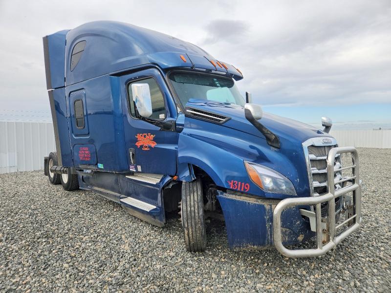 2020 Freigliner 2020 Freightliner Cascadia 126 Semi Truck