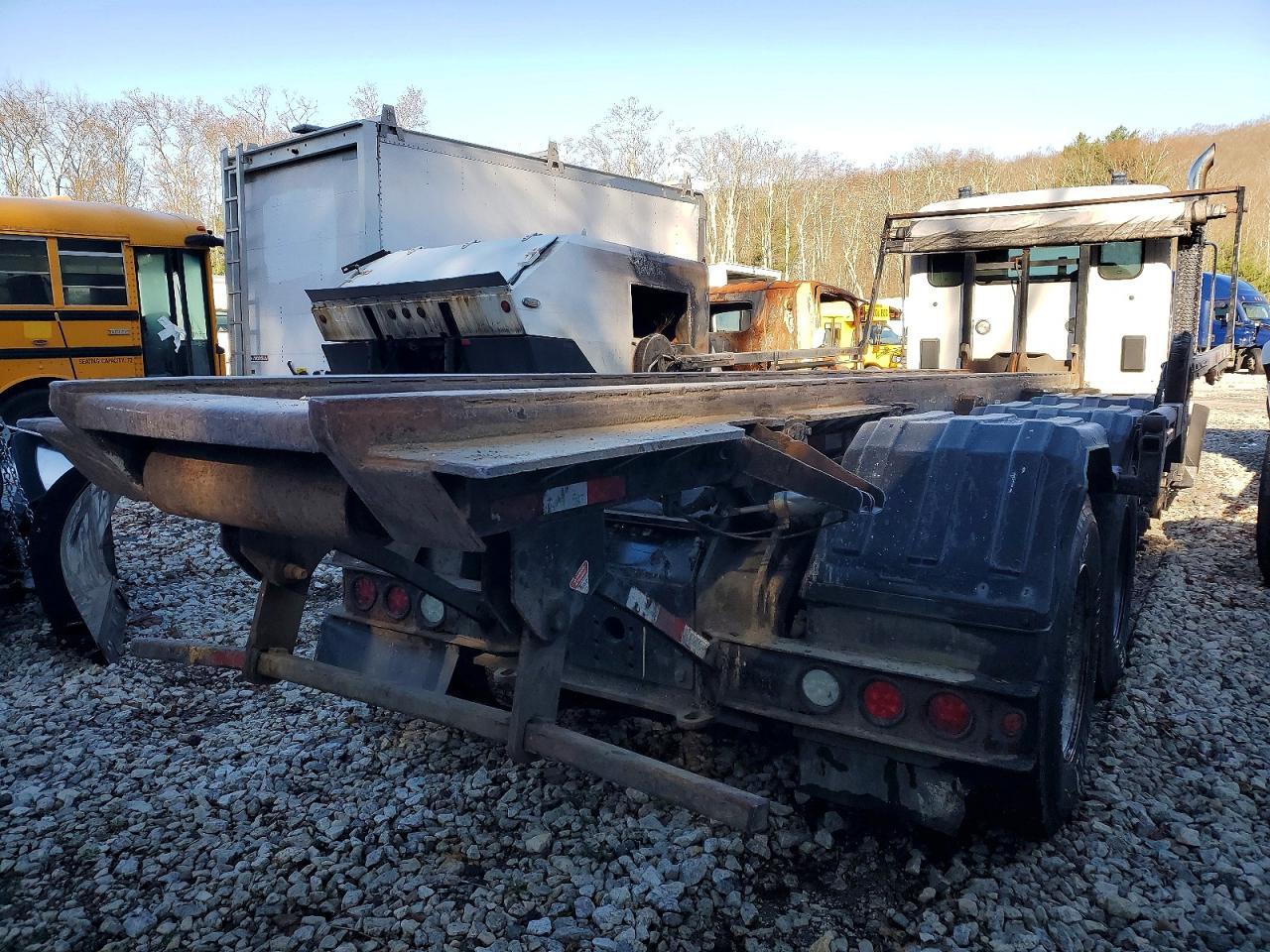 2019 Kenworth T880 ROLL-OFF Container Truck