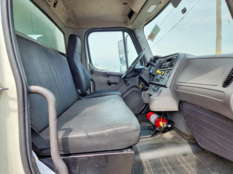 2020 Freigliner 2020 Freightliner Business Class M2 BOX Truck