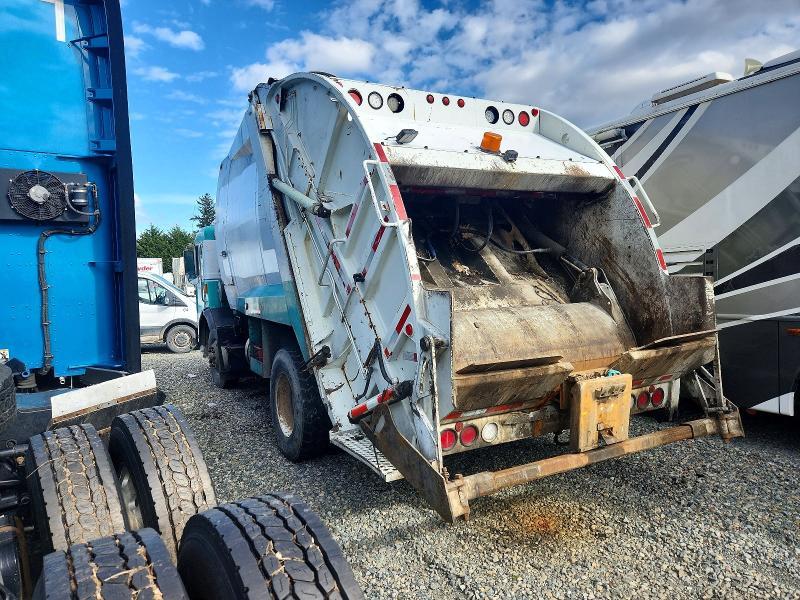 1998 Peterbilt 320 Refuse Truck