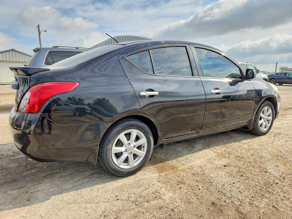 2014 Nissan Versa 1.6 sv