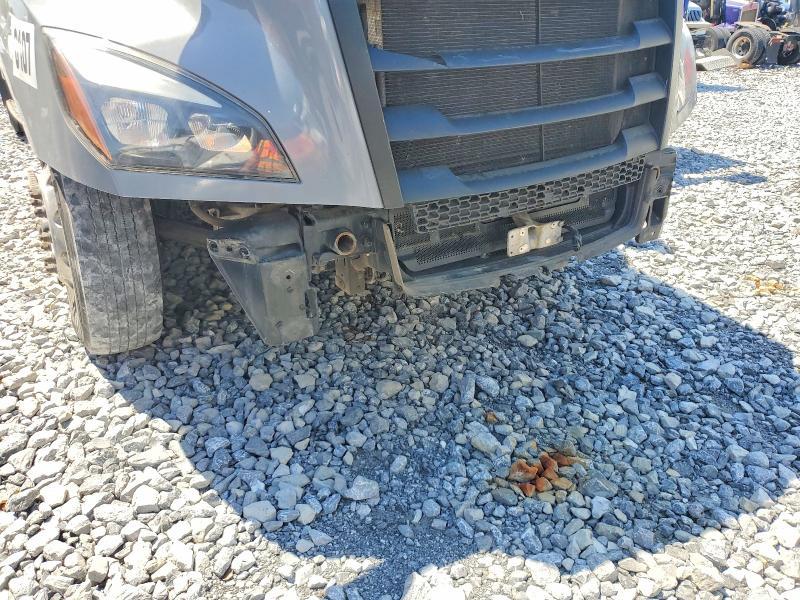 2022 Freigliner 2022 Freightliner Cascadia 126 Semi Truck