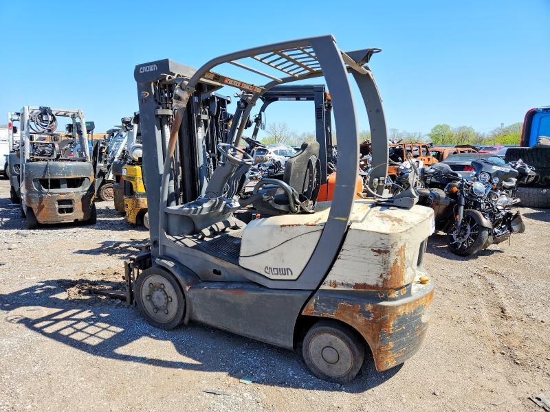 2011 Crownline Forklift