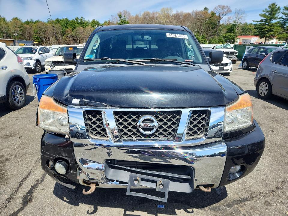 2011 Nissan Titan SV