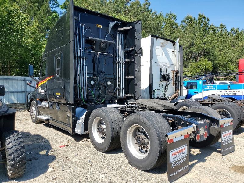 2020 Freigliner Cascadia 126