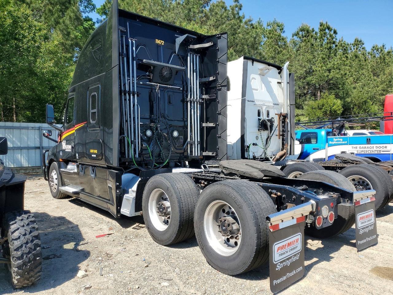 2020 Freigliner Cascadia 126