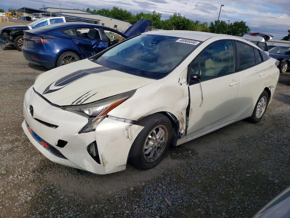 2016 Toyota Prius Three Touring