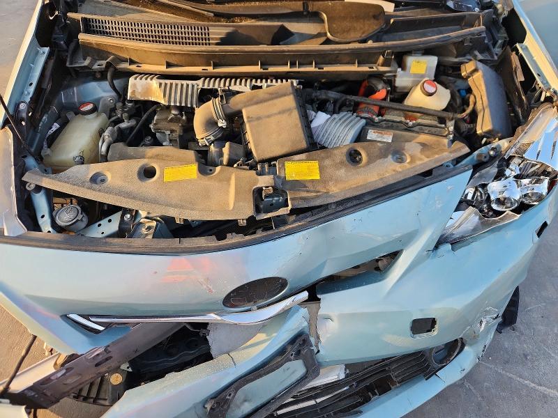 2014 Toyota Prius v Five