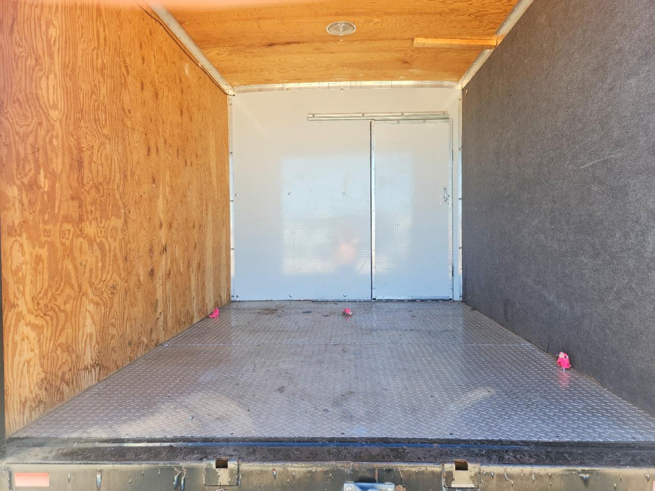 2004 GMC Savana BOX Truck