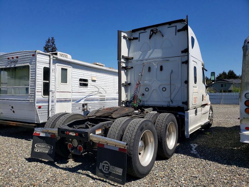 2018 Freigliner 2018 Freightliner Cascadia 126 Semi Truck