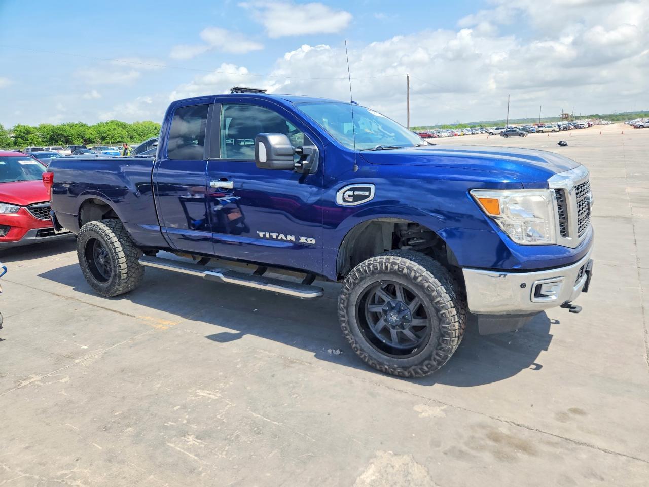 2017 Nissan Titan XD SV