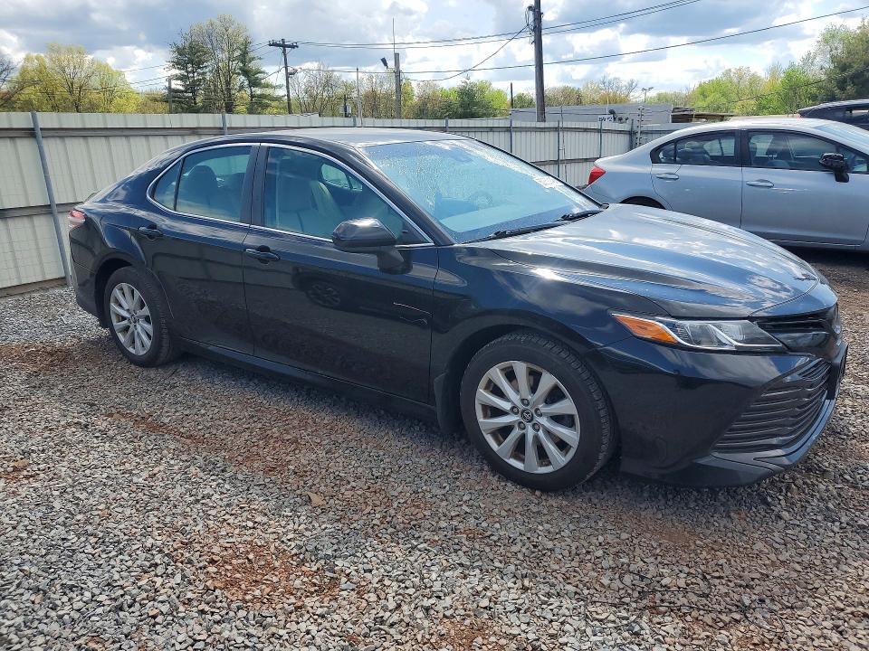 2018 Toyota Camry le