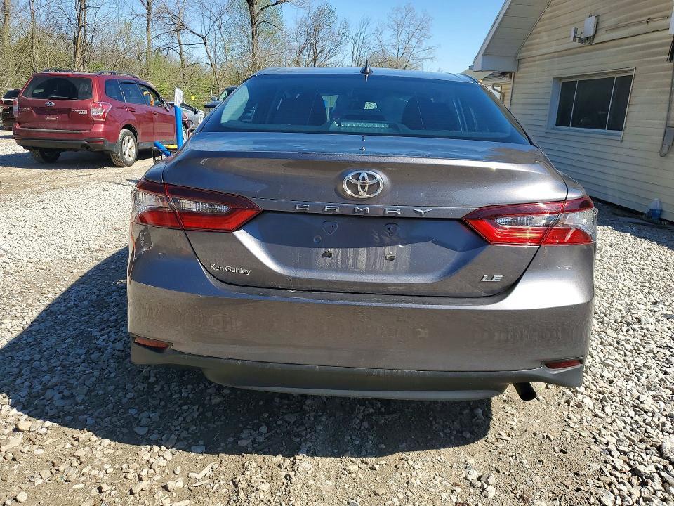 2021 Toyota Camry le
