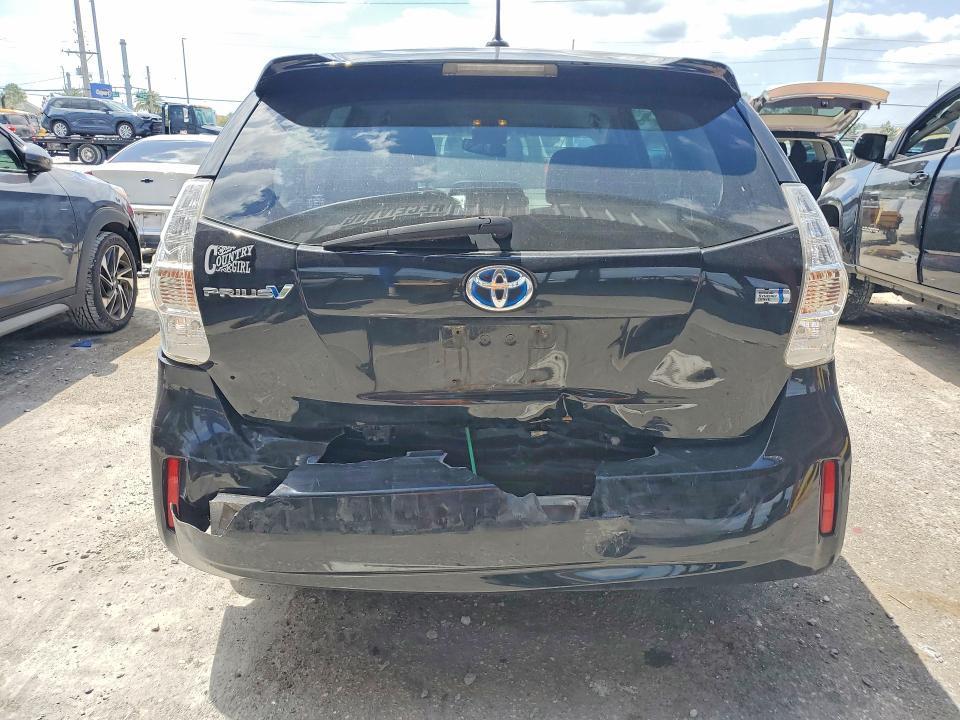 2014 Toyota Prius v Five