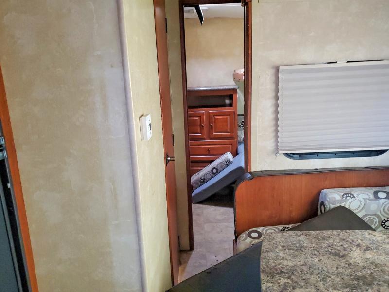 2013 Cruiser Rv Radiance Camper