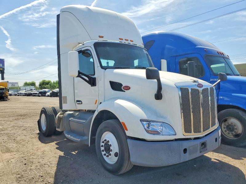 2018 Peterbilt 579 Semi Truck