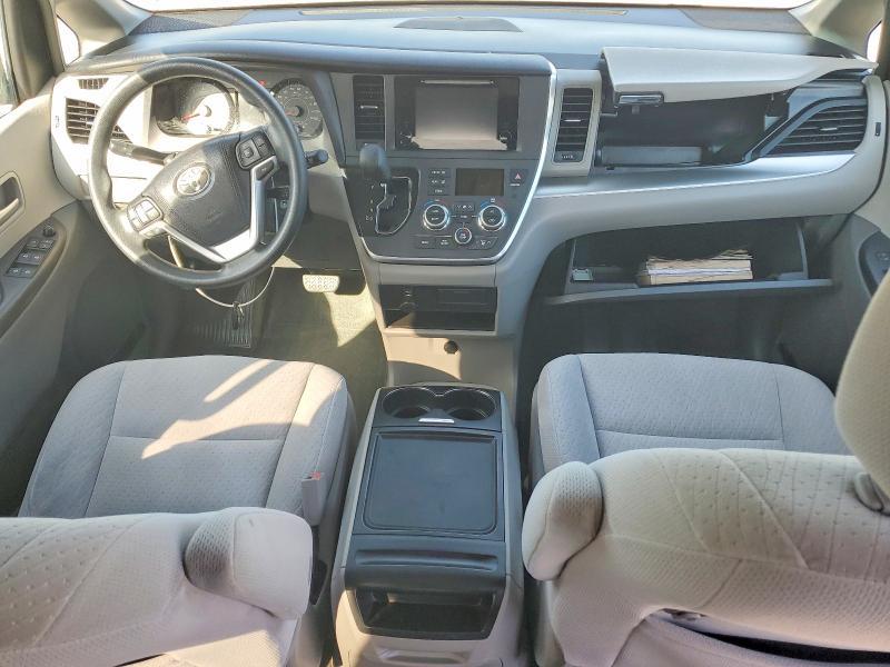 2016 Toyota Sienna le