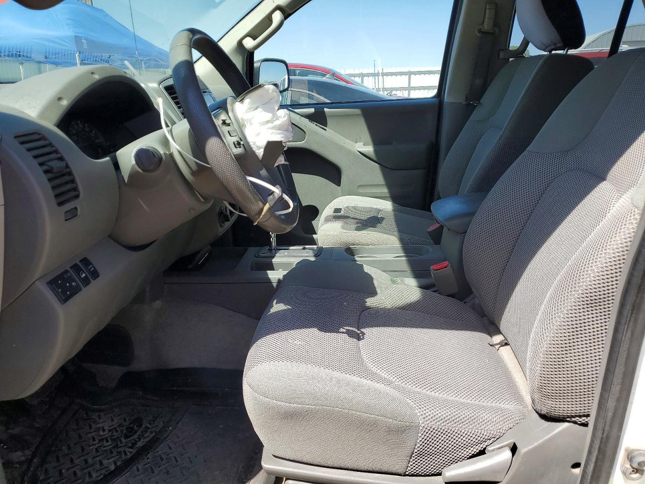 2015 Nissan Frontier SV