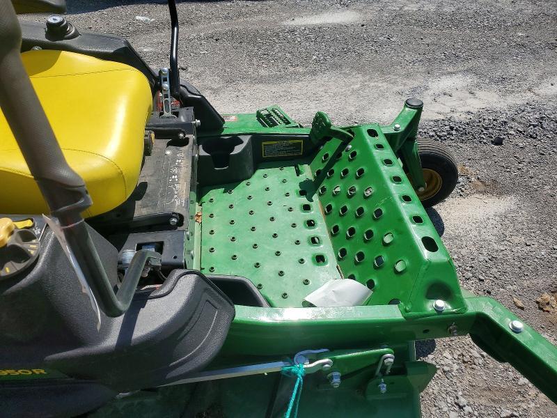 2017 John Deere Z950R Lawn Mover