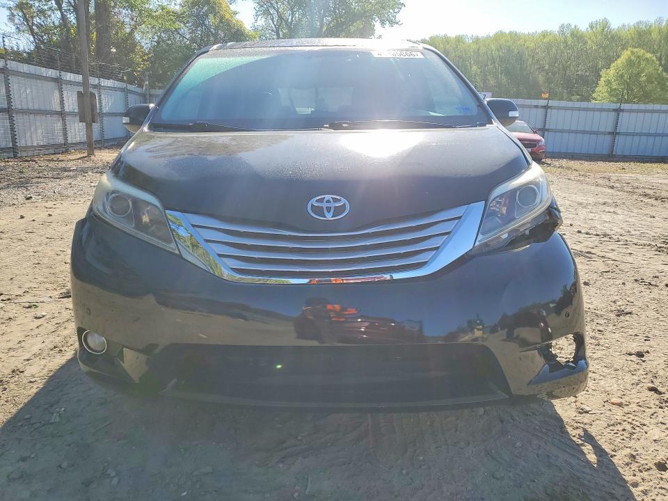 2015 Toyota Sienna Limited Premium 7-passenger