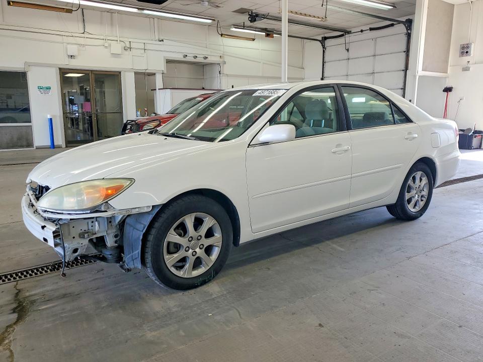 2004 Toyota Camry le