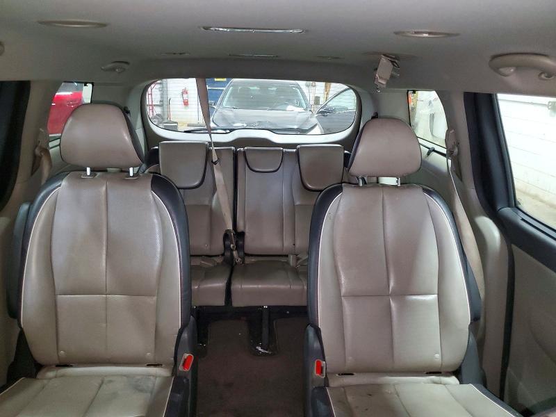 2017 KIA Sedona lx