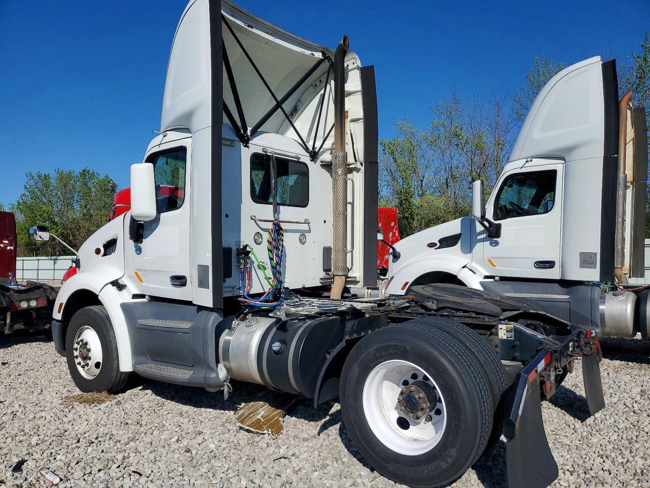2019 Peterbilt 579 Semi Truck