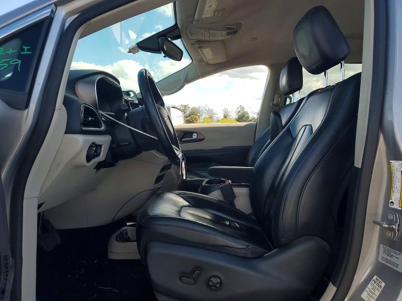 2017 Chrysler Pacifica Touring l