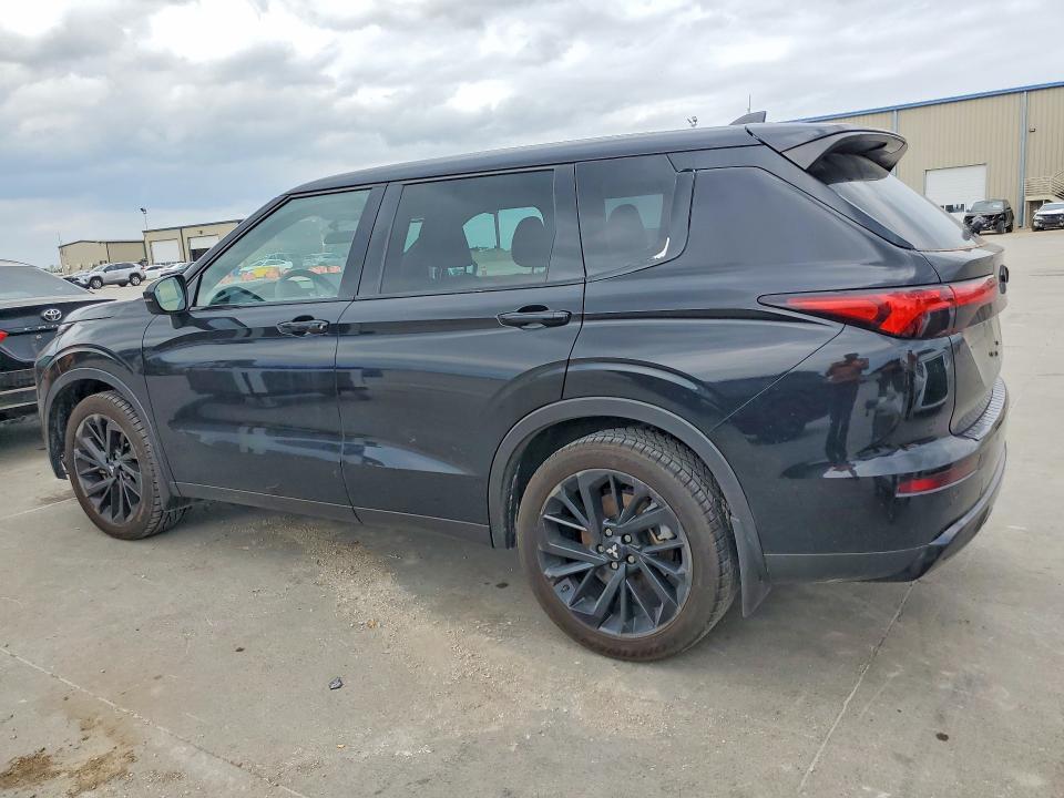 2023 Mitsubishi Outlander se
