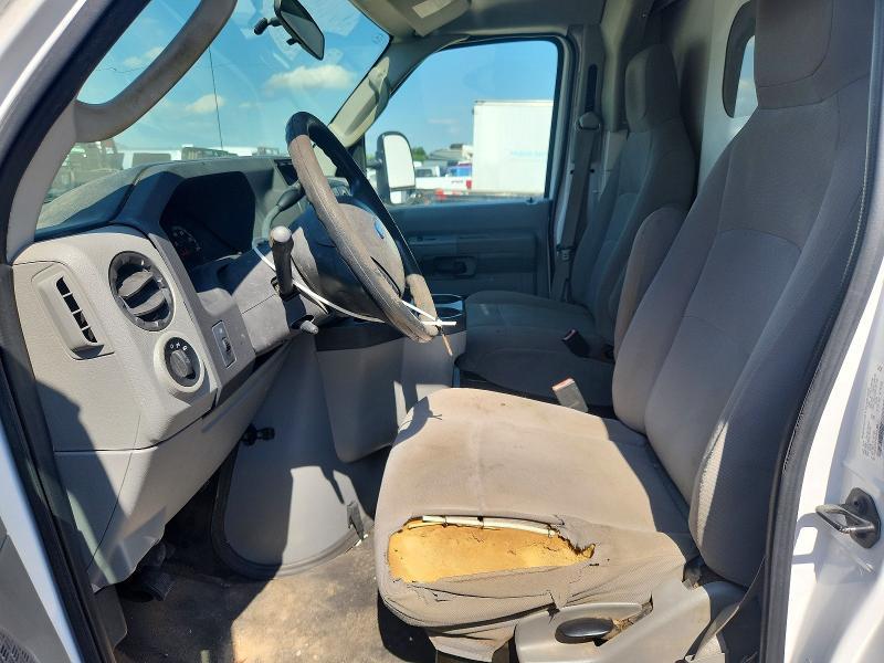 2014 Ford Econoline E350 Super Duty Cutaway Van
