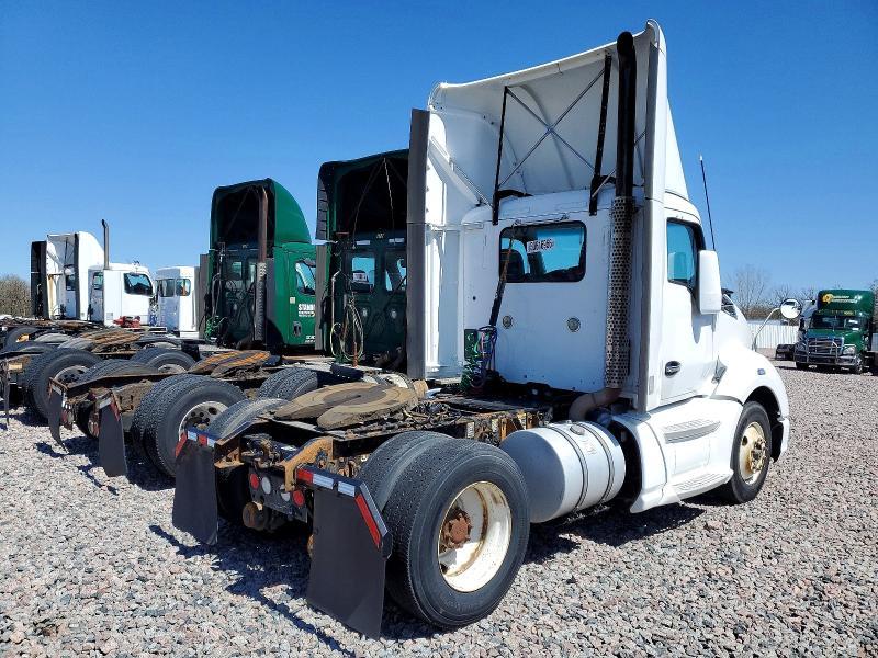 2014 Kenworth T680 Semi Truck