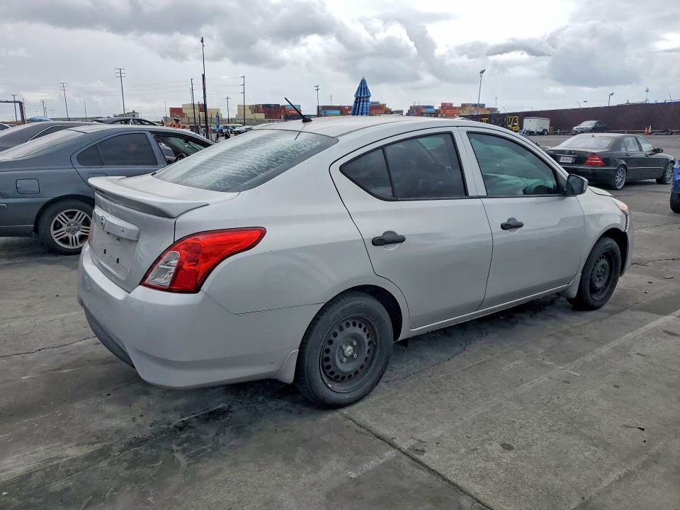 2017 Nissan Versa 1.6 s Plus