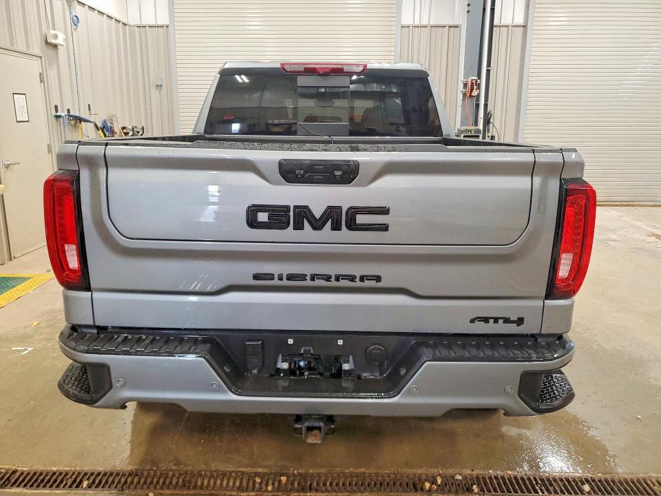 2025 GMC Sierra K1500 AT4