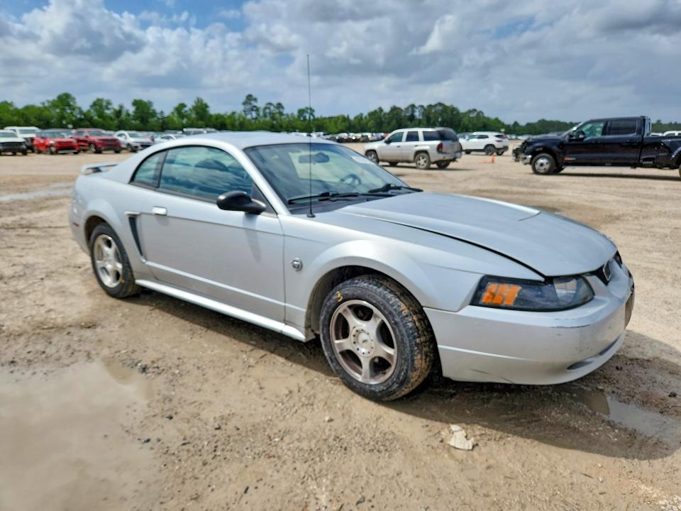 2004 Ford Mustang