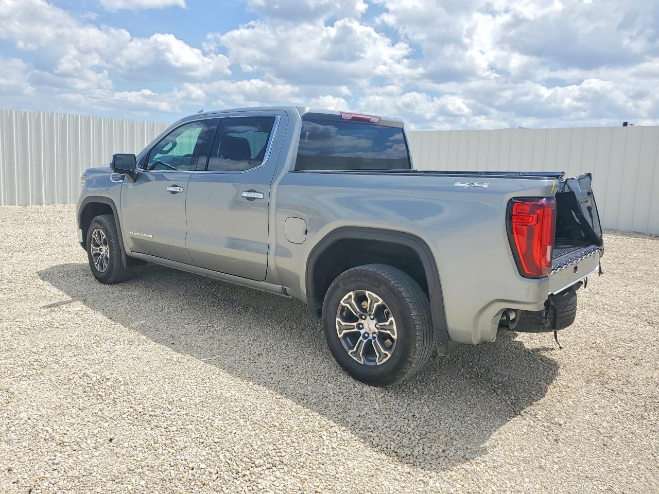 2026 GMC Sierra K1500 SLT