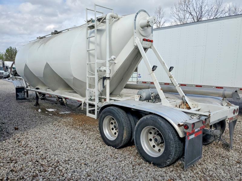 1999 Vantage Dump 1999 Freedom Pneumatic DRY Bulk Trailer