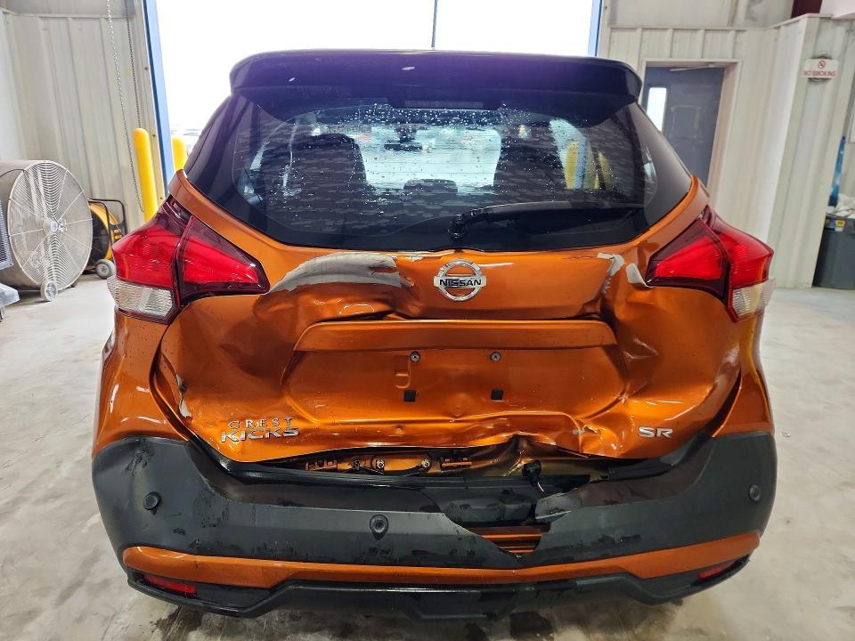 2020 Nissan Kicks sr