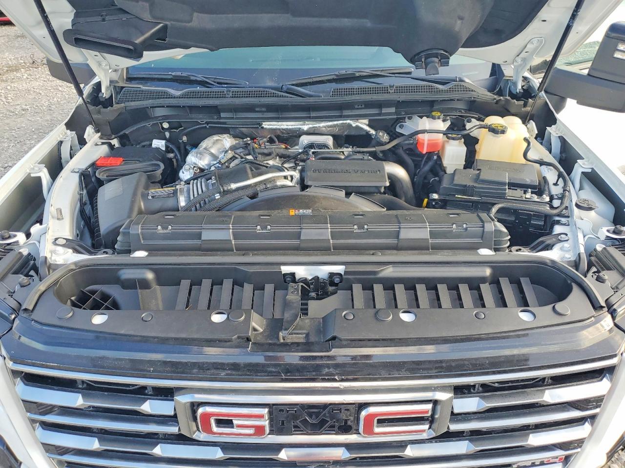 2025 GMC Sierra K2500 AT4