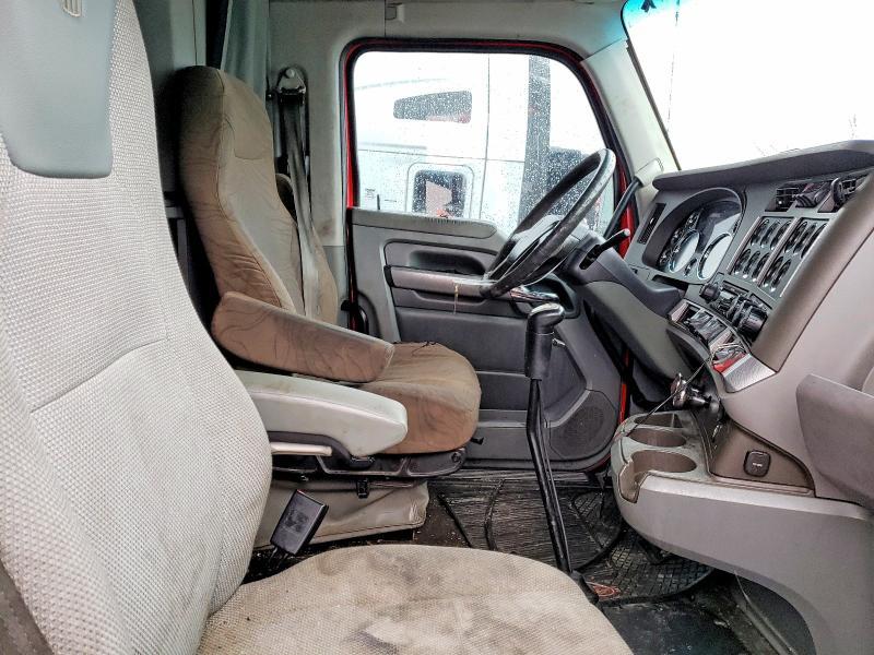 2015 Kenworth T680 Semi Truck